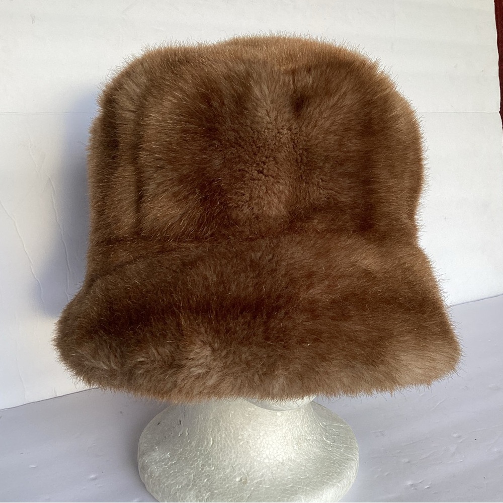 Vintage La Maison De La Fausse Fourrure High quality faux fur hat made in France